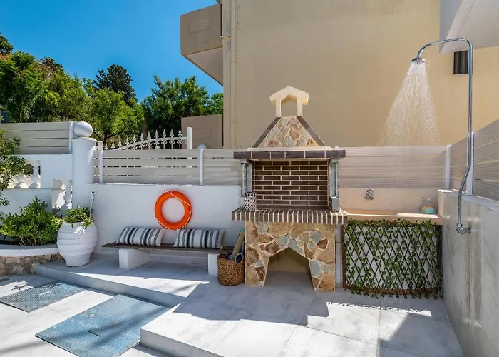 Mikaela's Pool House Villa