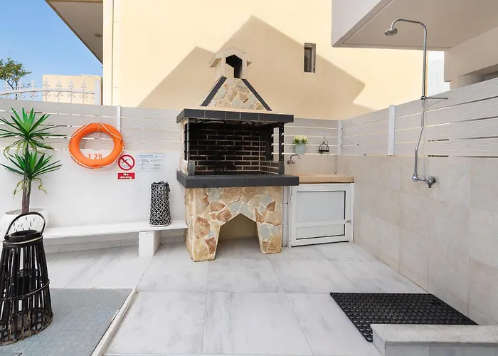 Villa Mikaela's Pool House *