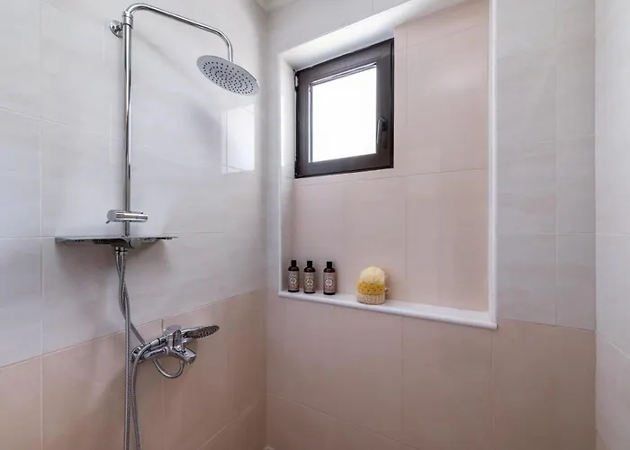 Villa Mikaela's Pool House