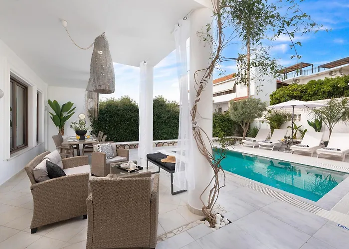 Villa Mikaela's Pool House *