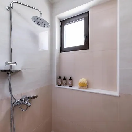 Villa Mikaela's Pool House