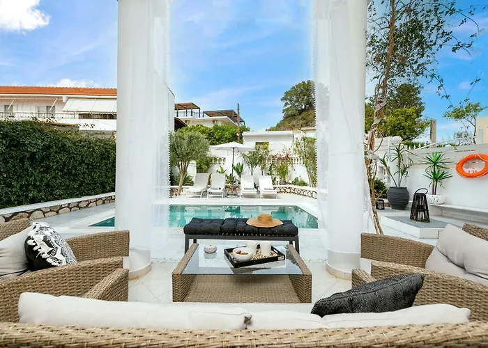 Villa Mikaela's Pool House