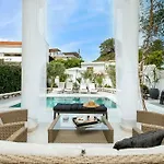 빌라 Mikaela's Pool House